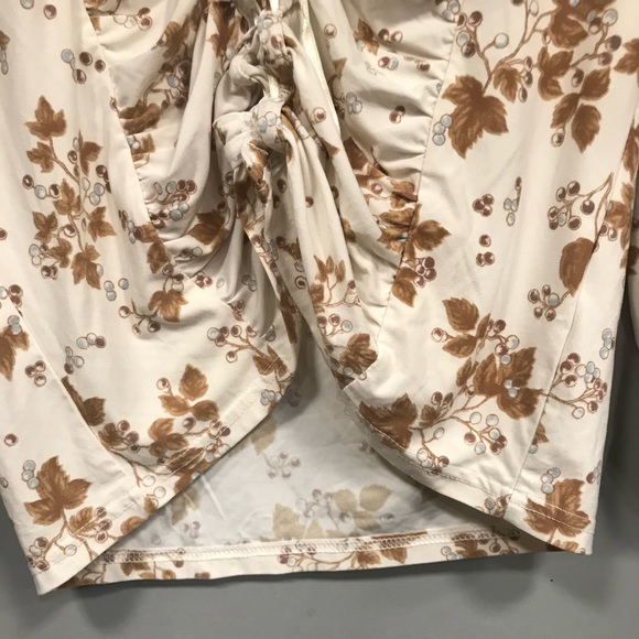 New Floral Top✨ - Picture 6 of 6